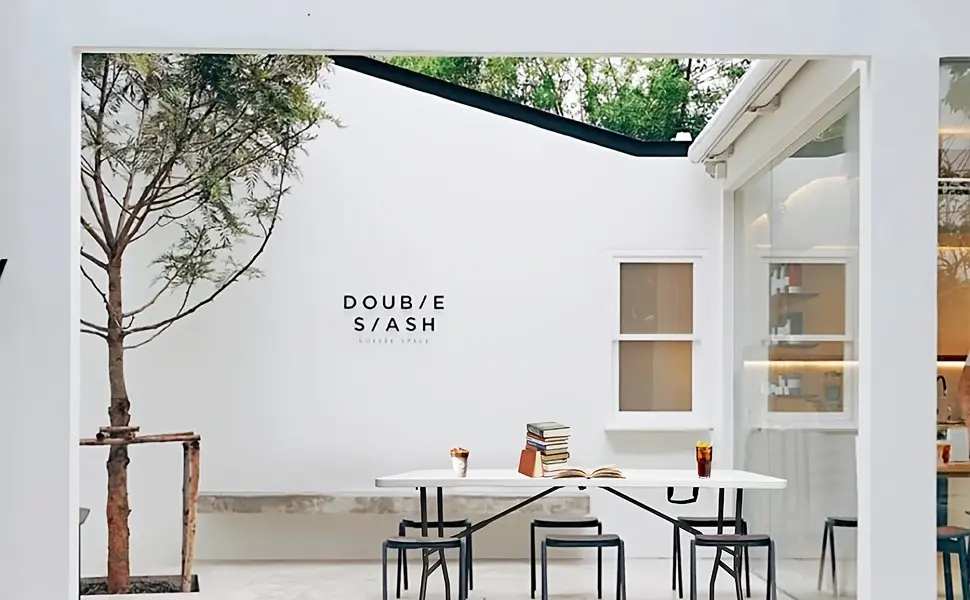 Plastic Folding Table for Portable Dining & Serving with Carrying Handle and Locking Design – description image 6